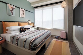 Moxy Portland Downtown