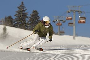 New 1 BR Residence in Canyons Village Ski in/out! by RedAwning - Save 