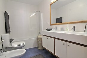 Paul do Mar Charming Apartment T2