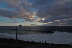 Paul do Mar Charming Apartment T2