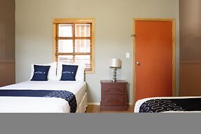 Capital O Hotel Villa Azura