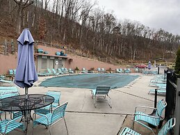 Carr's Northside Motel and Cottages