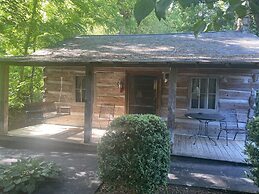 Carr's Northside Motel and Cottages