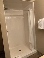 Carr's Northside Motel and Cottages