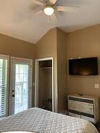 Carr's Northside Motel and Cottages