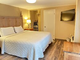 Carr's Northside Motel and Cottages