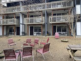 Carr's Northside Motel and Cottages