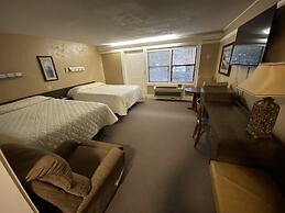 Carr's Northside Motel and Cottages