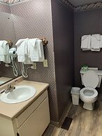 Carr's Northside Motel and Cottages