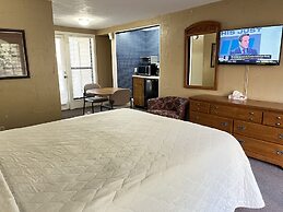 Carr's Northside Motel and Cottages