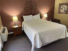 Carr's Northside Motel and Cottages