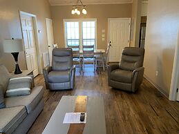 Carr's Northside Motel and Cottages