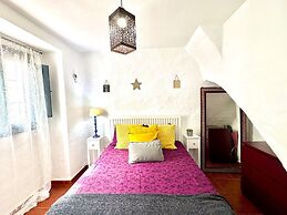 Cottage - Sleeps 4 - Pet Friendly - Patio