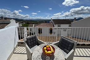 Cottage - Sleeps 4 - Pet Friendly - Patio