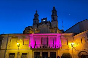 Cottage - Sleeps 4 - Pet Friendly - Patio