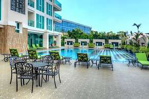 City Condo by Somphong