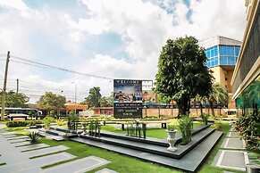 City Condo by Somphong