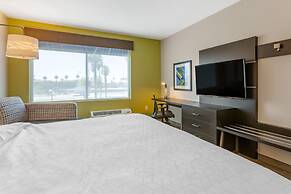 Holiday Inn Express & Suites Phoenix Dwtn - State Capitol by IHG
