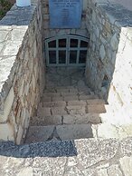 Zeus Traditional House