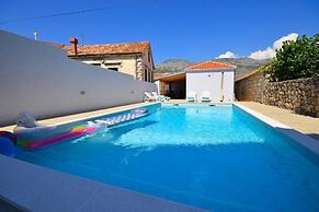 Holiday Home Belmondo