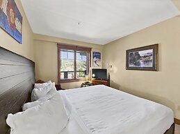 Mountain Thunder Lodge 1213 1 Bedroom Condo by RedAwning