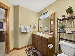 Mountain Thunder Lodge 1213 1 Bedroom Condo by RedAwning