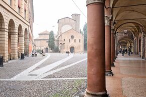 Tra le Due Torri e Piazza Santo Stefano Apartment