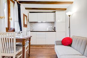 Tra le Due Torri e Piazza Santo Stefano Apartment