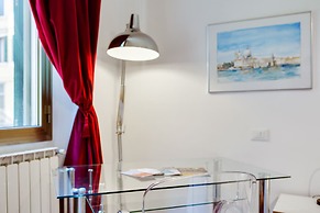 Cozy Apartment with Garden in Dorsoduro