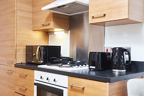 Deluxe City Centre Apt Balcony View & Free Parking