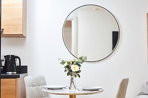 Deluxe City Centre Apt Balcony View & Free Parking