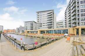 Deluxe City Centre Apt Balcony View & Free Parking