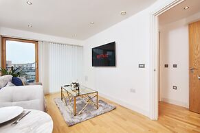 Deluxe City Centre Apt Balcony View & Free Parking