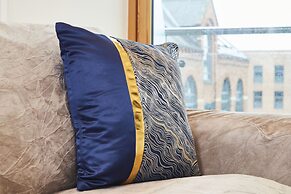 Deluxe City Centre Apt Balcony View & Free Parking