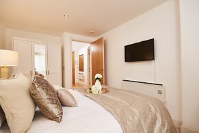 Deluxe City Centre Apt Balcony View & Free Parking