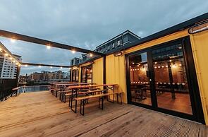 Deluxe City Centre Apt Balcony View & Free Parking