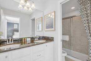 Sleek Home With Big Pool Area and Game Room, CDC Cleaning Standards #8