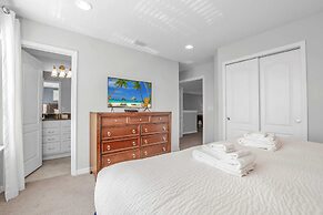 Sleek Home With Big Pool Area and Game Room, CDC Cleaning Standards #8