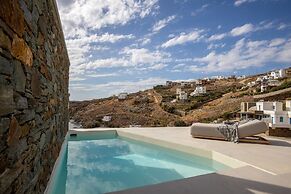 Phos Villas Tinos - Helios Villa With Private Pool and Sea View 96m