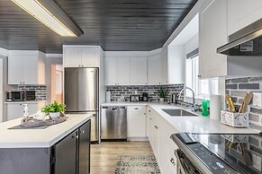Cozy 3BR House in Watertown by GLOBALSTAY