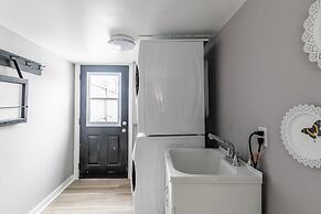 Cozy 3BR House in Watertown by GLOBALSTAY
