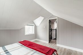 Cozy 3BR House in Watertown by GLOBALSTAY