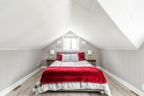 Cozy 3BR House in Watertown by GLOBALSTAY
