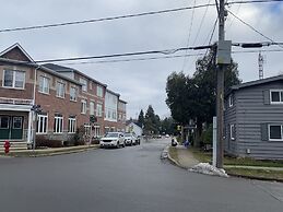 Cozy 3BR House in Watertown by GLOBALSTAY