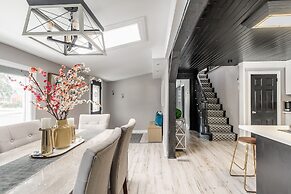 Cozy 3BR House in Watertown by GLOBALSTAY