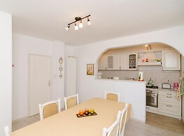 Ivo Guest House