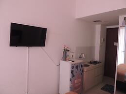 Studio Room at V Apartment