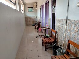 Hotel Keluarga Mekar Jaya Syariah Near UNS Solo