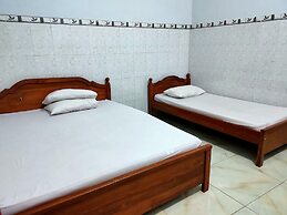 Hotel Keluarga Mekar Jaya Syariah Near UNS Solo