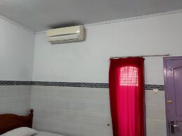 Hotel Keluarga Mekar Jaya Syariah Near UNS Solo